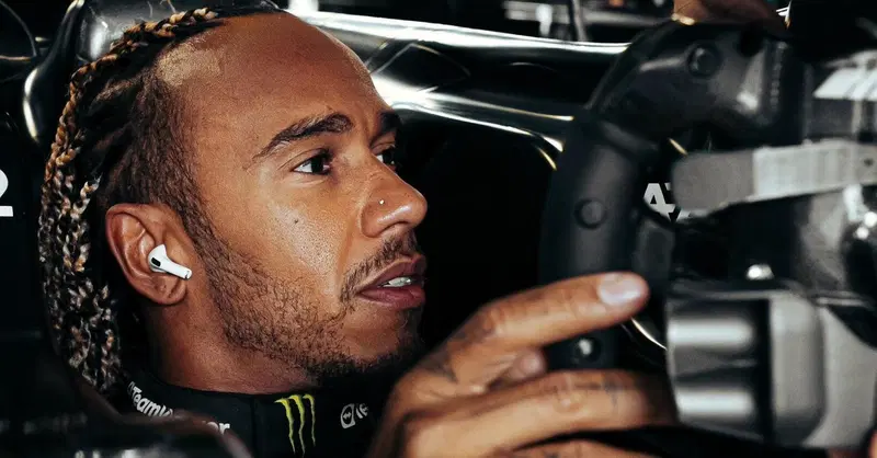 F1. GP Giappone, Hamilton: "Dovevamo lavorare da team e non far passare le Ferrari"