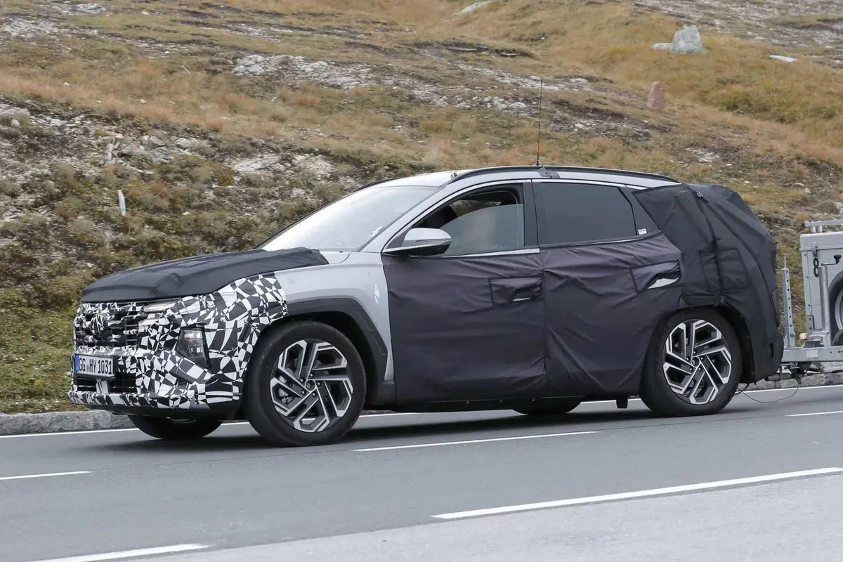 Hyundai Tucson 2024, ecco il nuovo facelift [Foto Spia] (5)