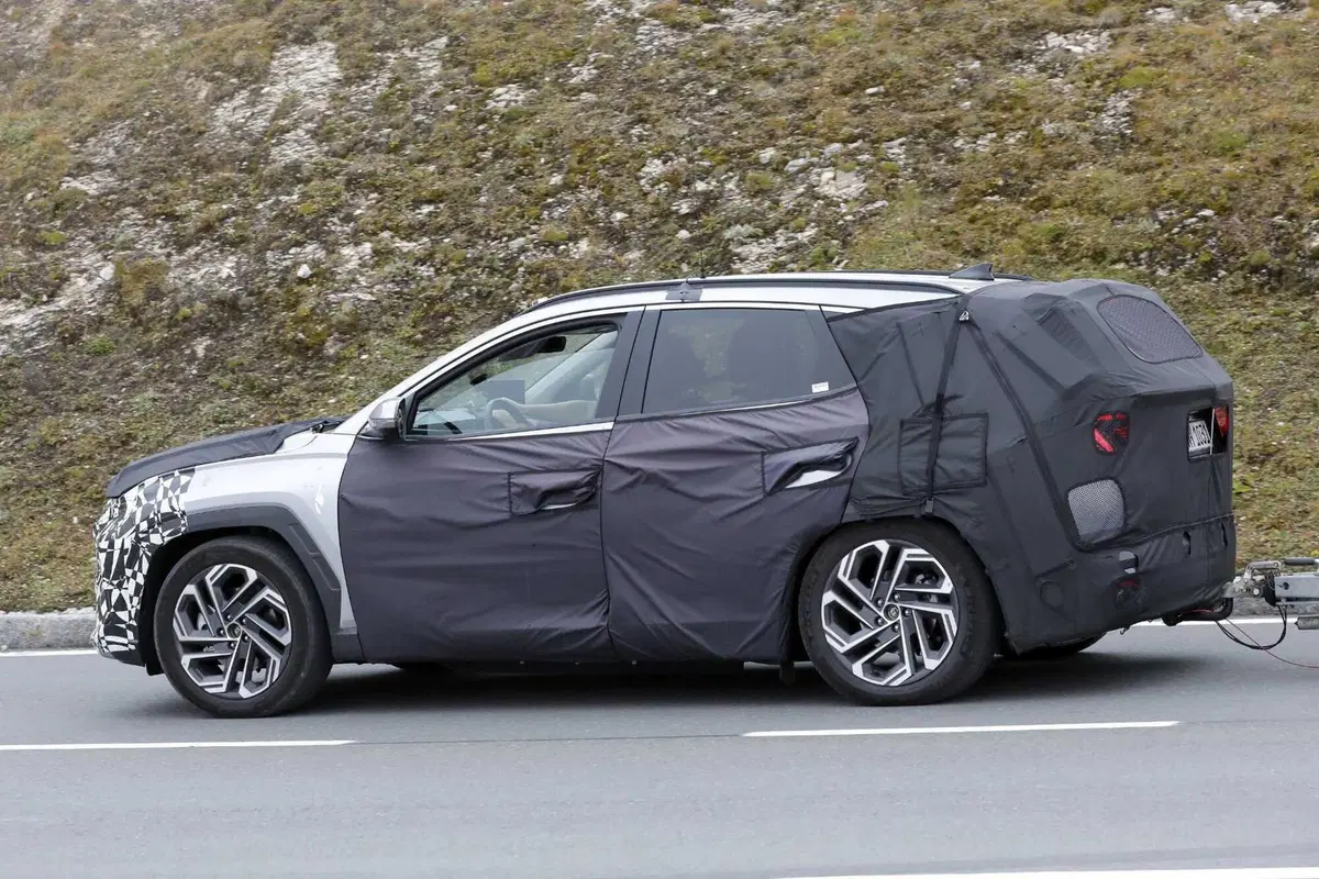 Hyundai Tucson 2024, ecco il nuovo facelift [Foto Spia] (6)
