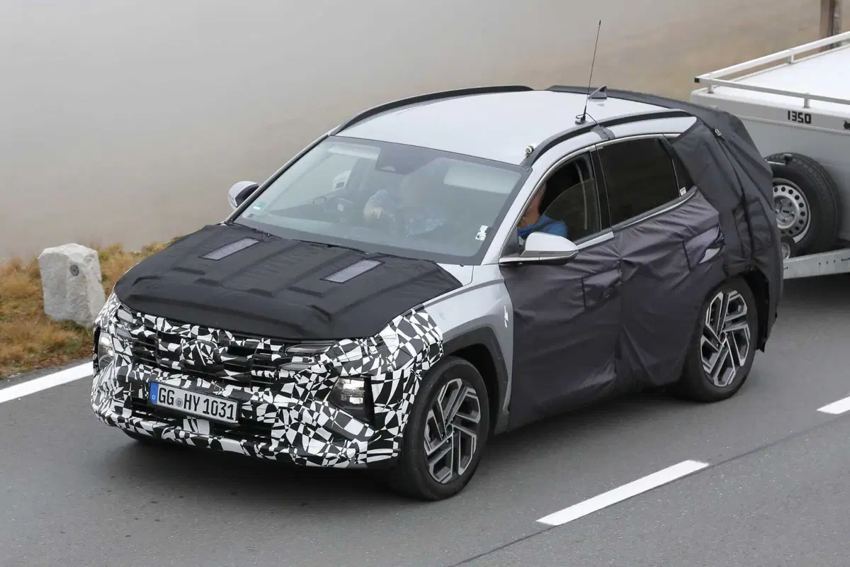 Hyundai Tucson 2024, ecco il nuovo facelift [Foto Spia] (12)