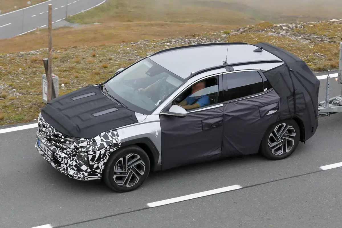 Hyundai Tucson 2024, ecco il nuovo facelift [Foto Spia] (13)