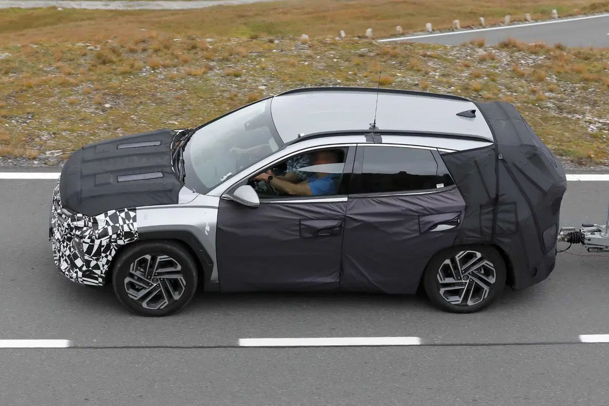Hyundai Tucson 2024, ecco il nuovo facelift [Foto Spia] (14)