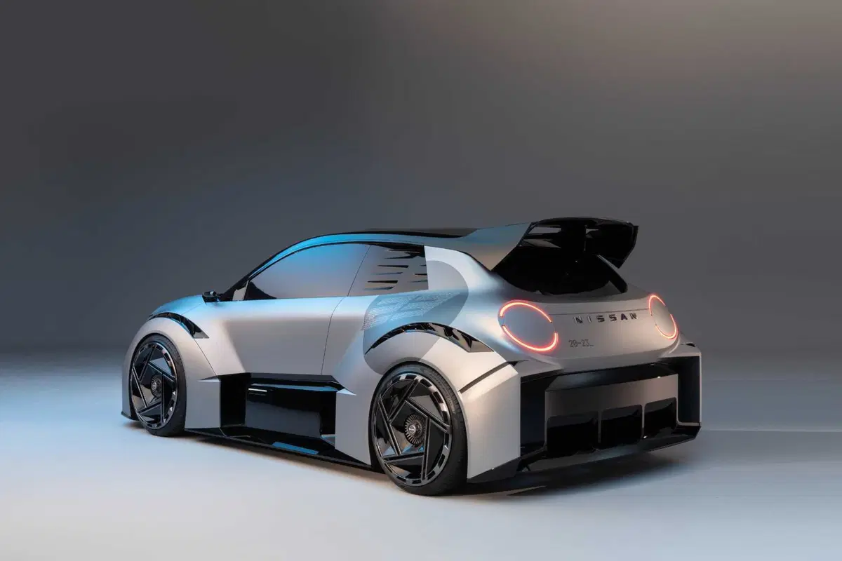 Nissan Concept, svelata la nuova Micra elettrica? C'è un po' di Renault R5... (7)