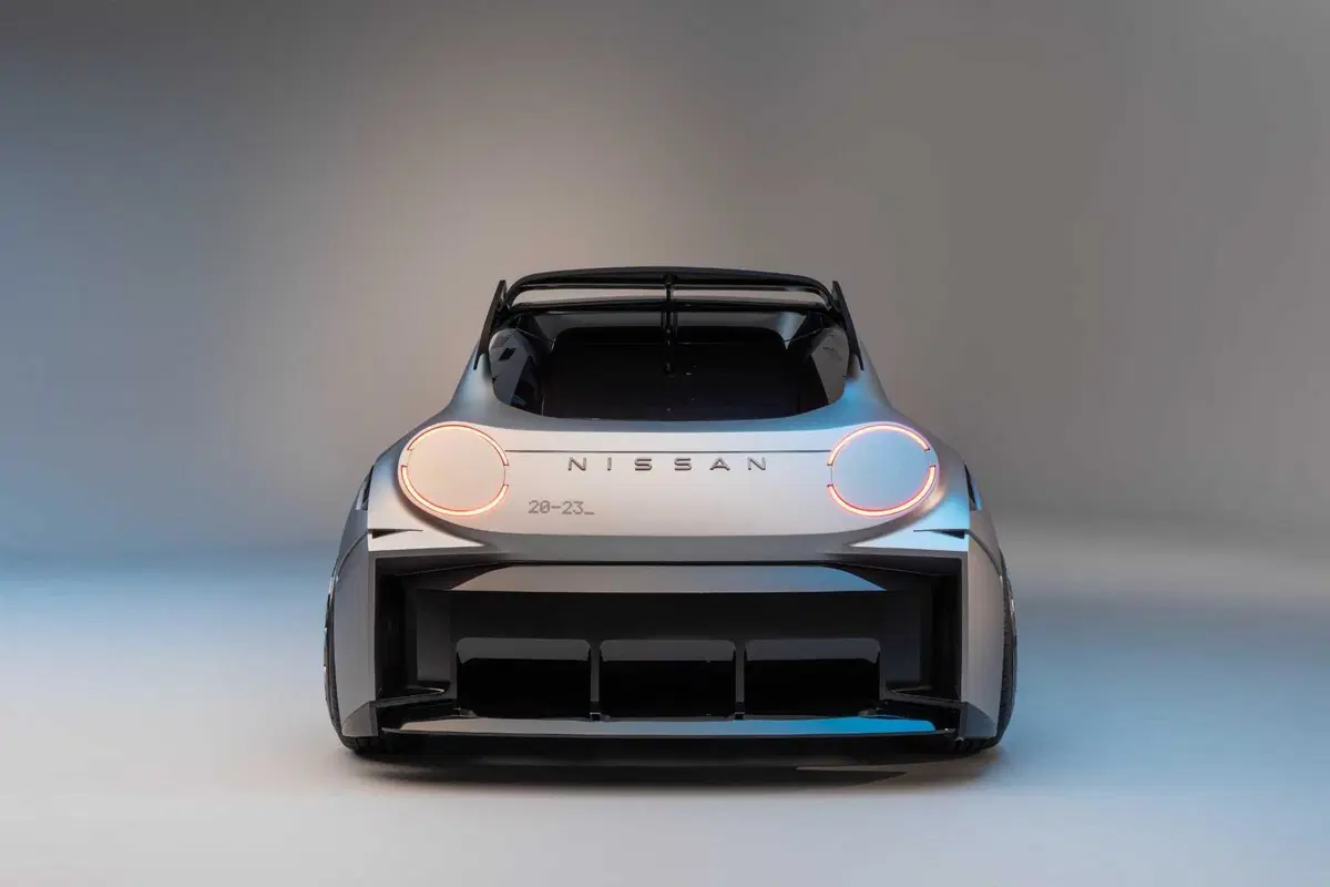 Nissan Concept, svelata la nuova Micra elettrica? C'è un po' di Renault R5... (5)