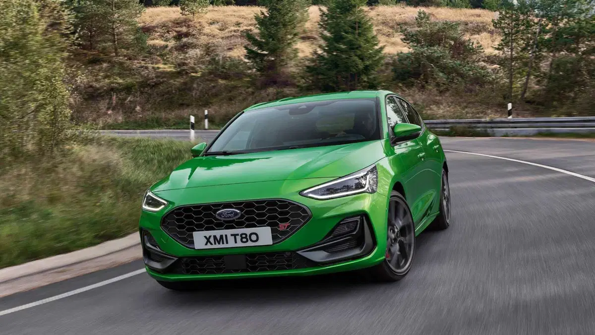 Ford Focus 2.3 ecoboost ST 280cv (2)