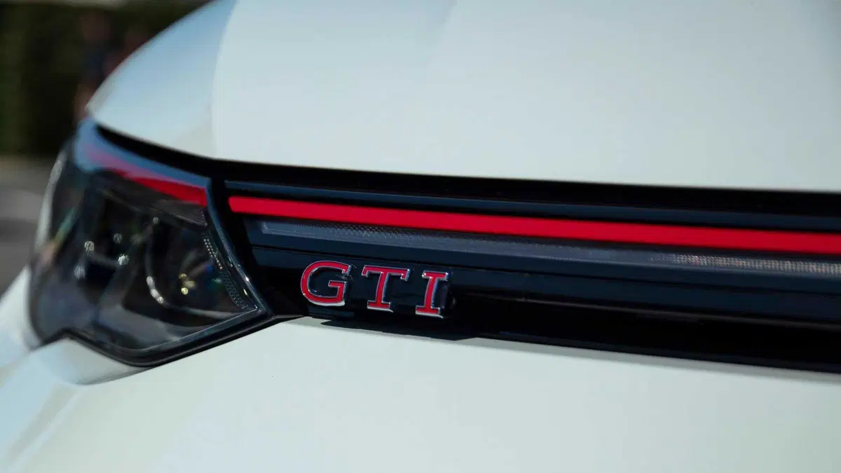 Volkswagen Golf 2.0 TSI GTI DSG (13)
