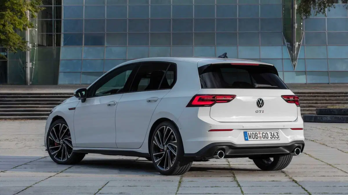 Volkswagen Golf 2.0 TSI GTI DSG (2)