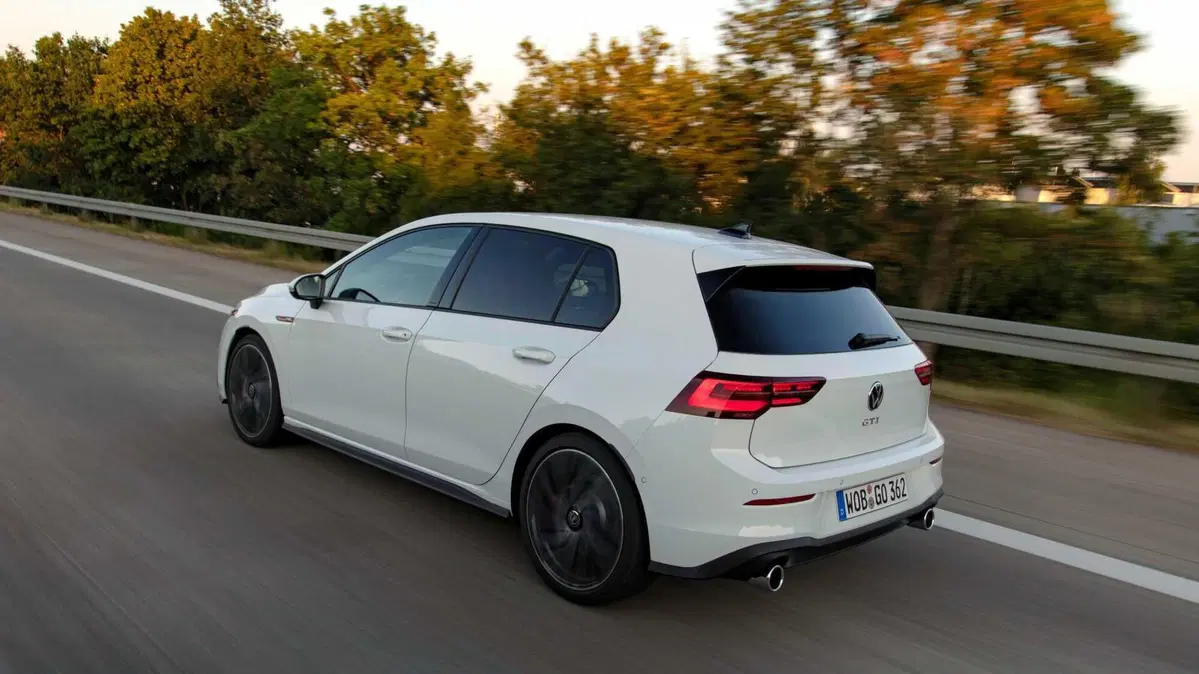 Volkswagen Golf 2.0 TSI GTI (5)