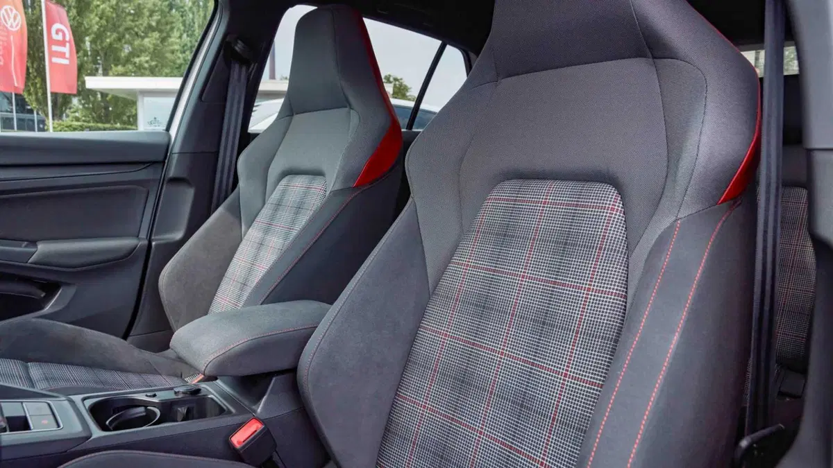Volkswagen Golf 2.0 TSI GTI (11)