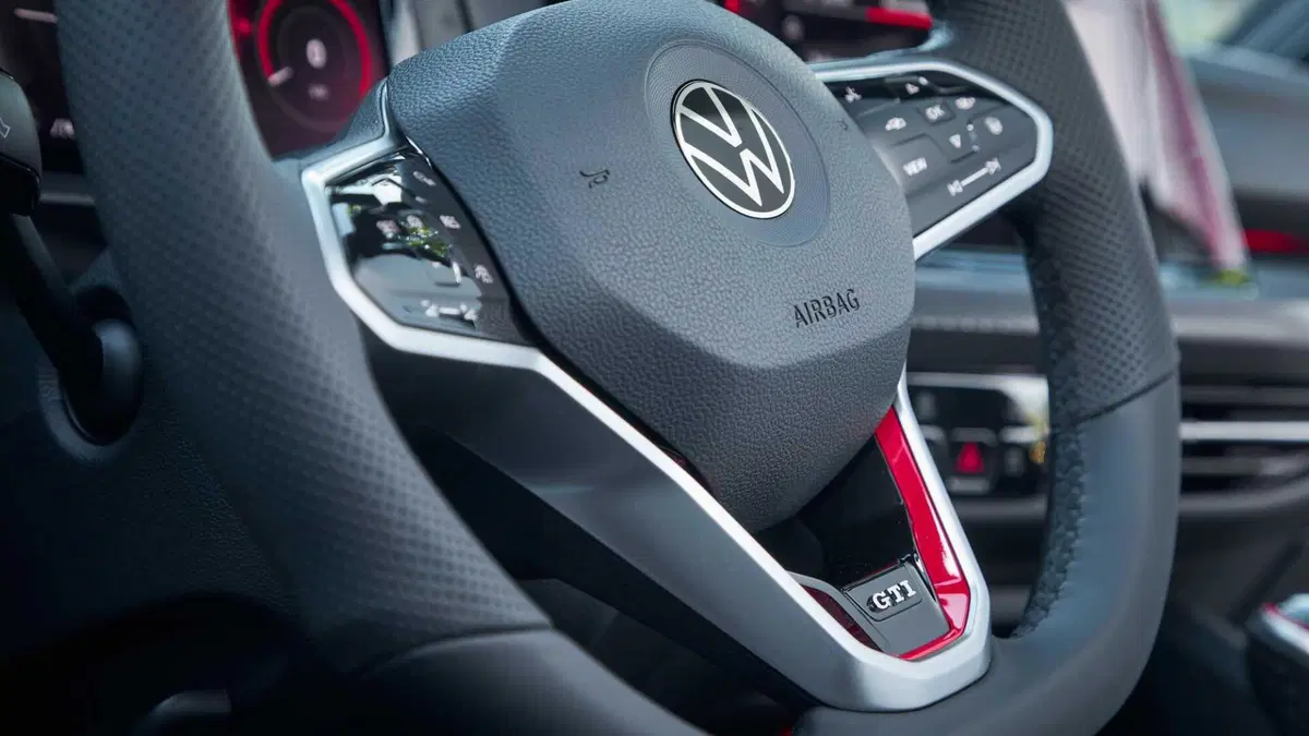 Volkswagen Golf 2.0 TSI GTI (16)