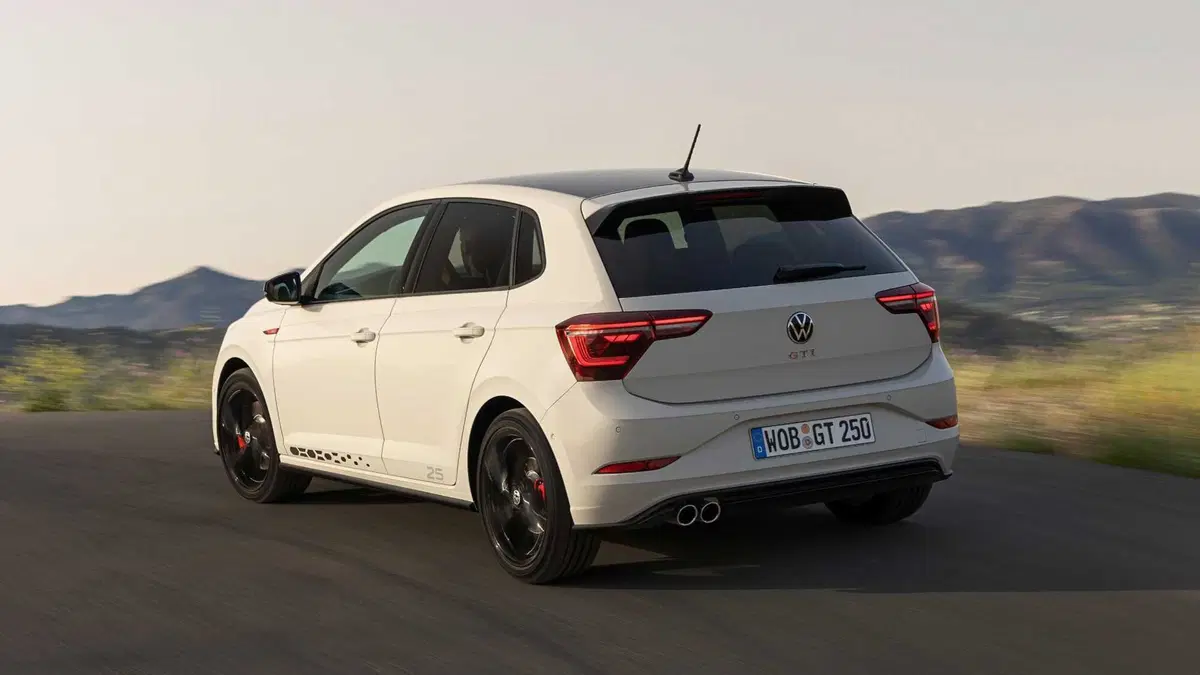 Volkswagen Polo 2.0 tsi GTI dsg (3)