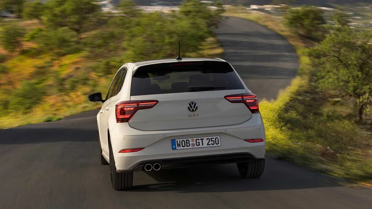 Volkswagen Polo 2.0 tsi GTI dsg (5)