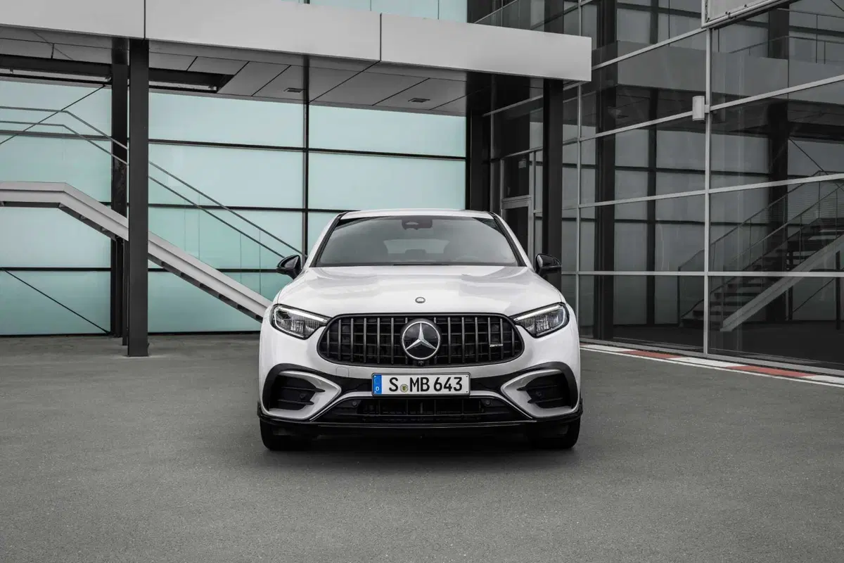 Mercedes-AMG GLC Coupé: 680 Cv e 1.020 Nm, pura potenza tedesca  (12)