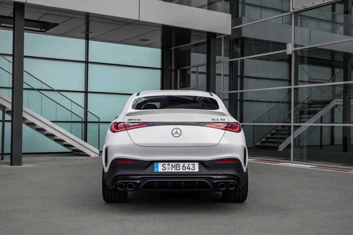 Mercedes-AMG GLC Coupé: 680 Cv e 1.020 Nm, pura potenza tedesca  (13)