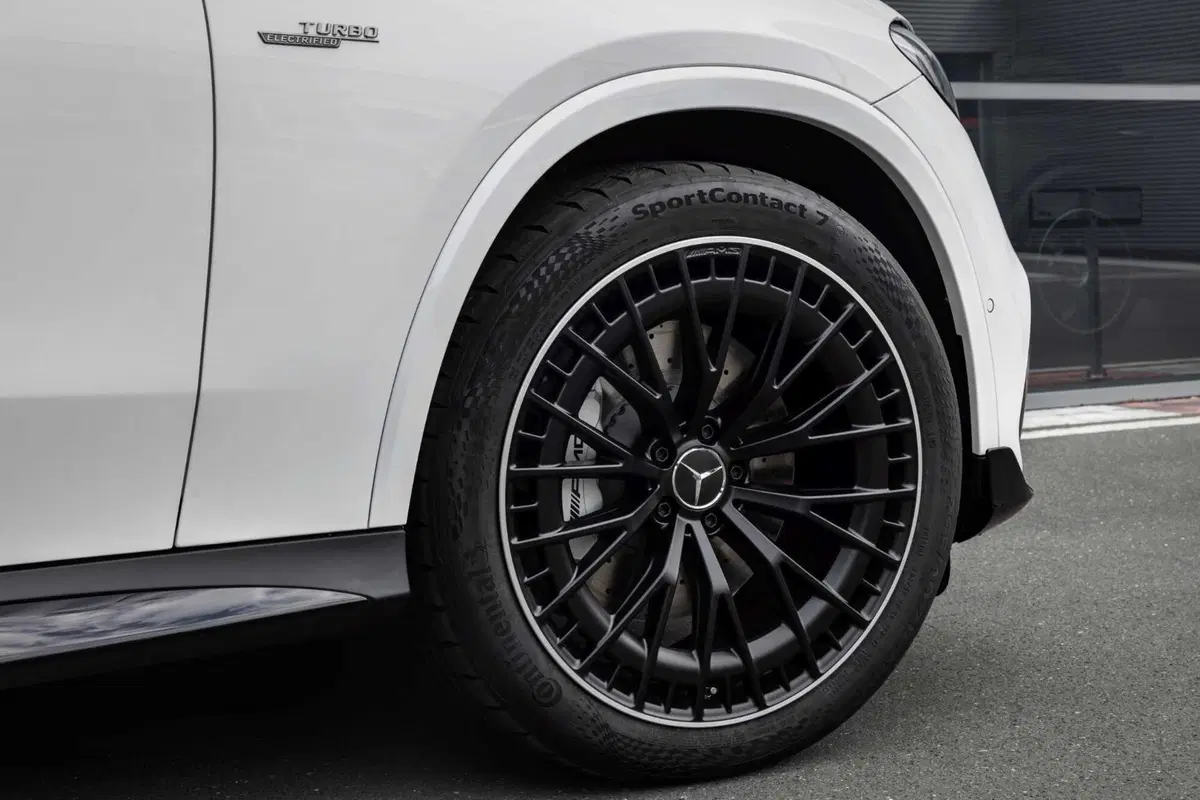 Mercedes-AMG GLC Coupé: 680 Cv e 1.020 Nm, pura potenza tedesca  (14)