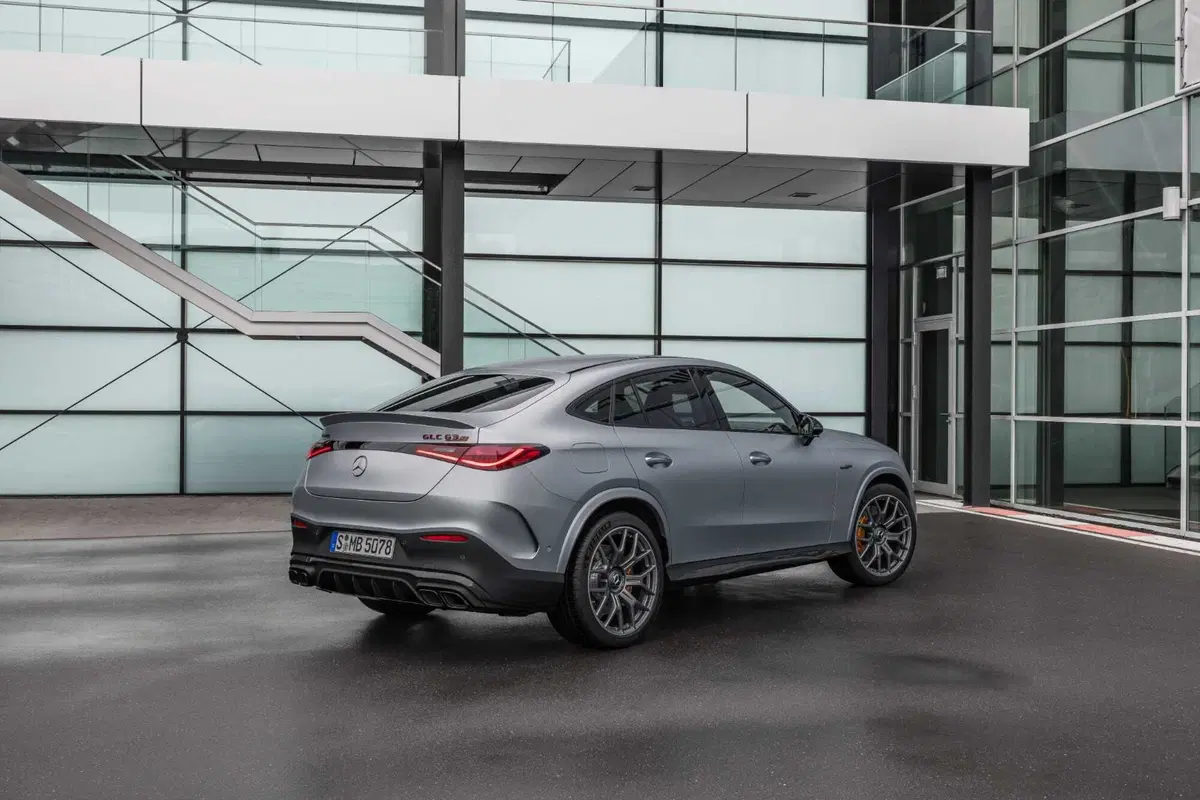 Mercedes-AMG GLC Coupé: 680 Cv e 1.020 Nm, pura potenza tedesca  (33)