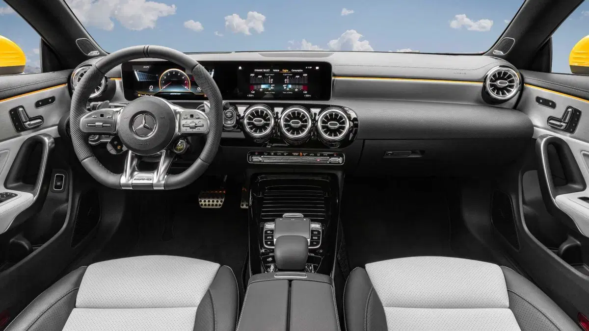 Mercedes-Benz CLA Shooting Brake 35 AMG 4Matic Shooting Brake AMG Line Premium (10)