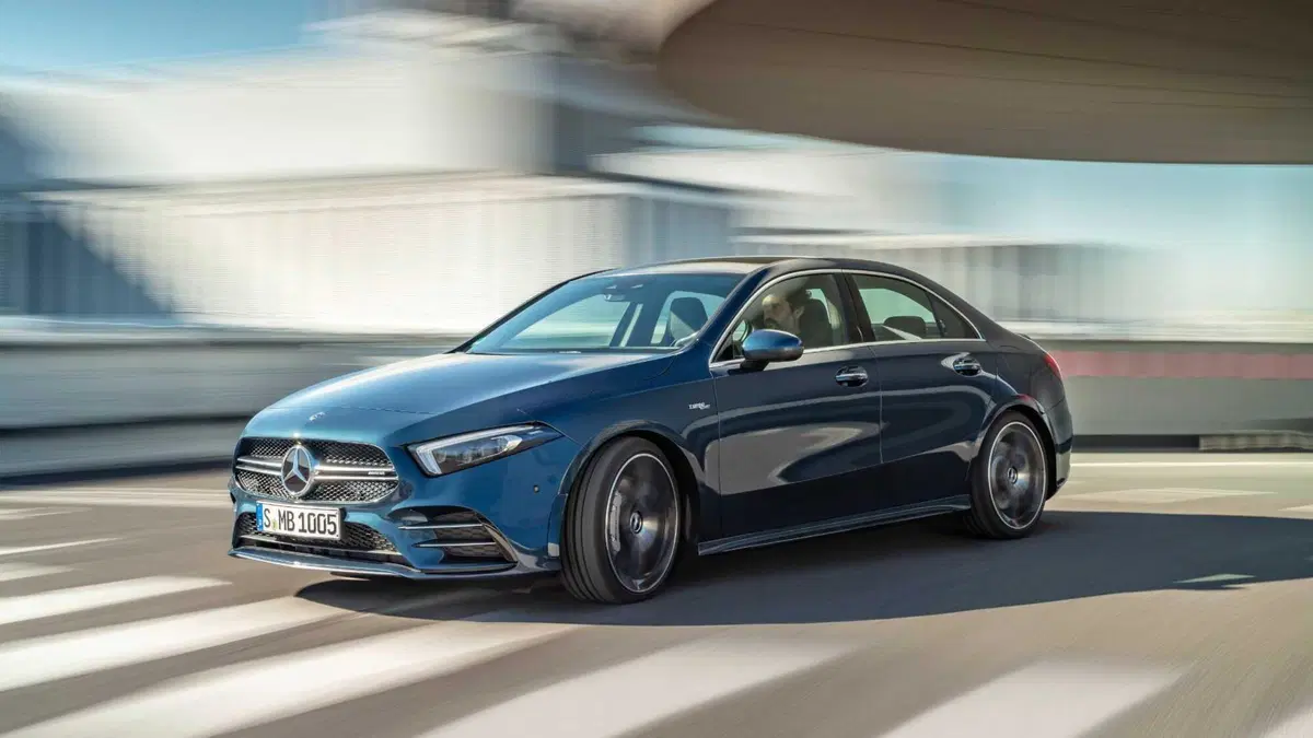 Mercedes-Benz Classe A Sedan 35 AMG 4Matic 4p. Premium Plus AMG Line (5)