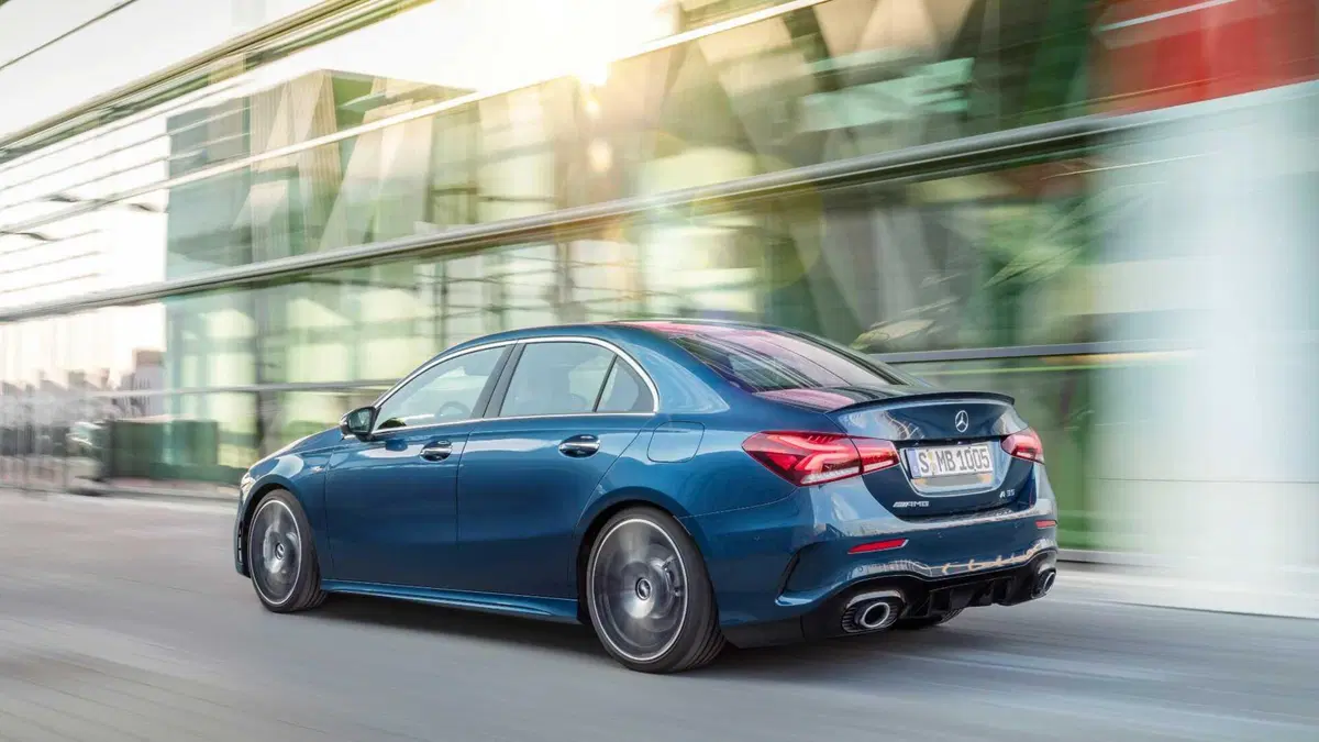 Mercedes-Benz Classe A Sedan 35 AMG 4Matic 4p. Premium Plus AMG Line (7)