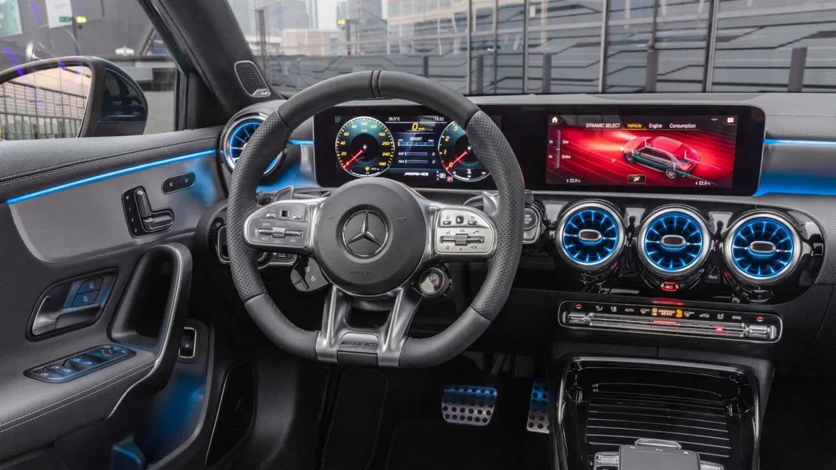 Mercedes-Benz Classe A Sedan 35 AMG 4Matic 4p. Premium Plus AMG Line (8)