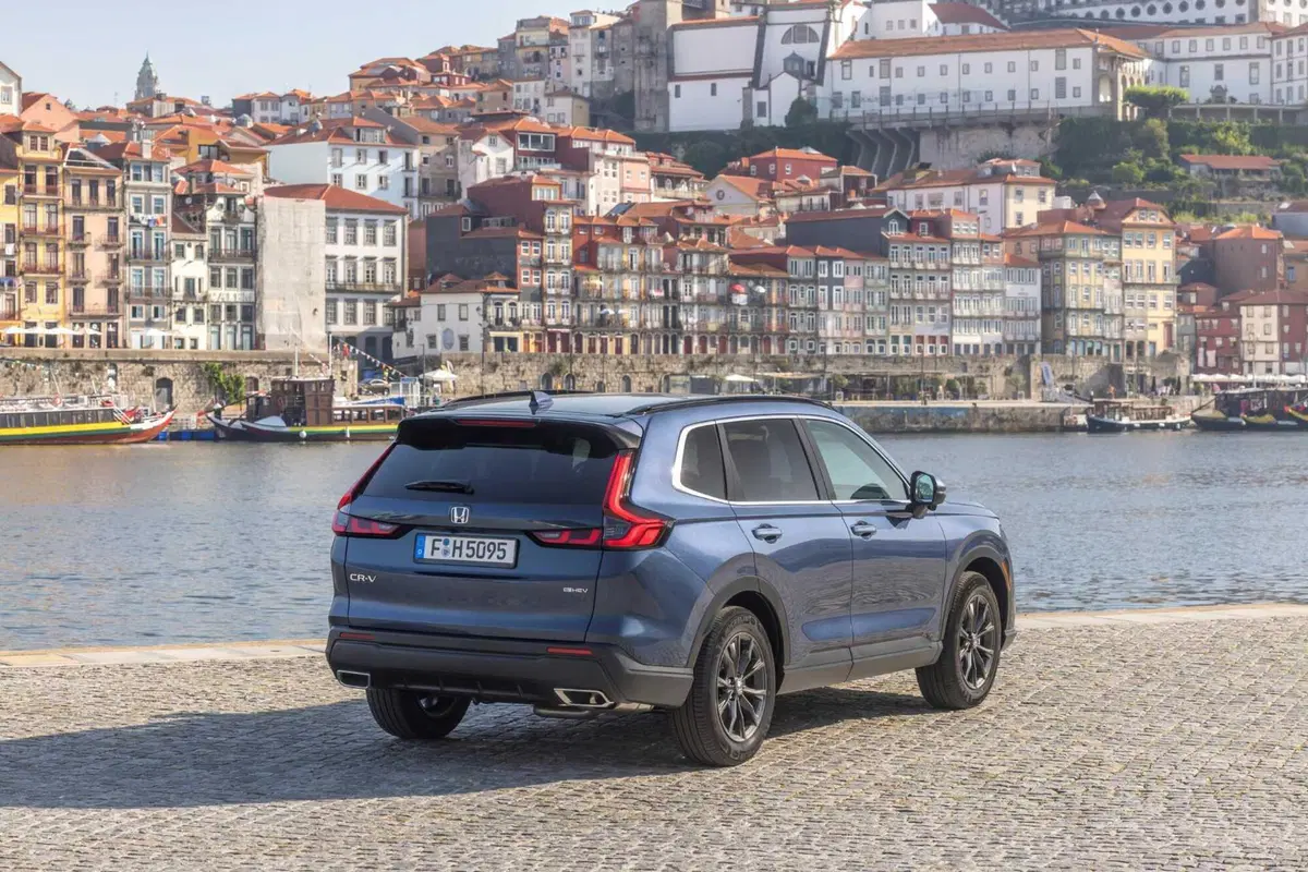 Honda CR-V: la nuova generazione ibrida (4)