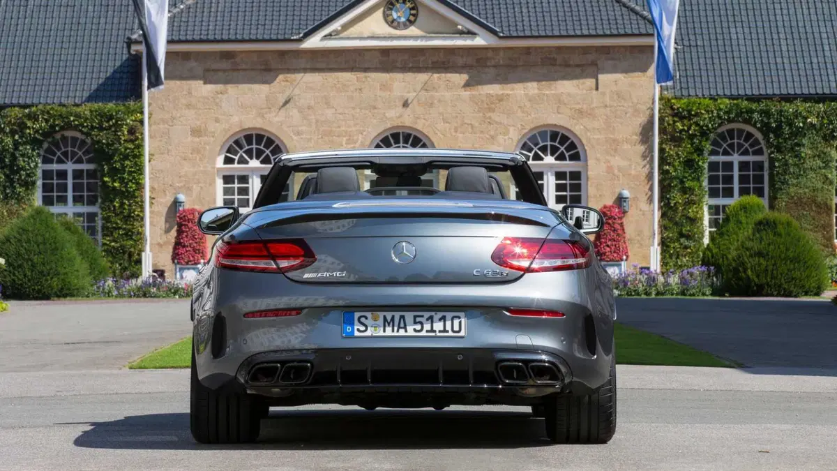 Mercedes-Benz Classe C Cabrio 63 AMG Cabrio S (5)