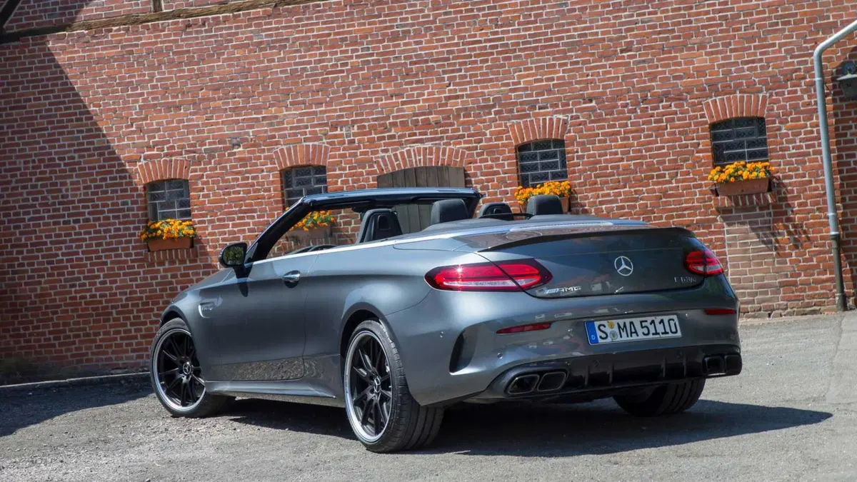 Mercedes-Benz Classe C Cabrio 63 AMG Cabrio S (3)