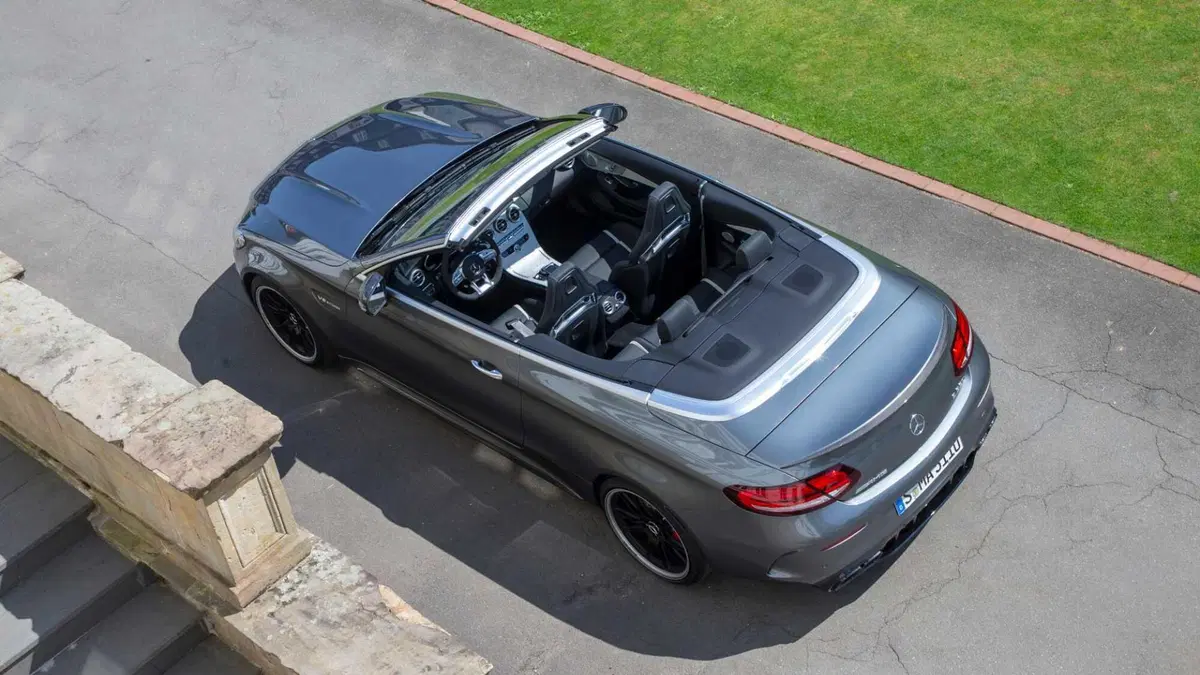 Mercedes-Benz Classe C Cabrio 63 AMG Cabrio S (8)