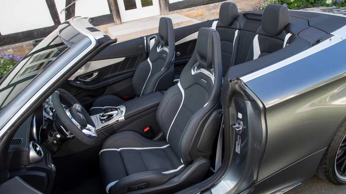 Mercedes-Benz Classe C Cabrio 63 AMG Cabrio S (11)