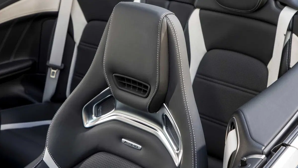 Mercedes-Benz Classe C Cabrio 63 AMG Cabrio S (20)