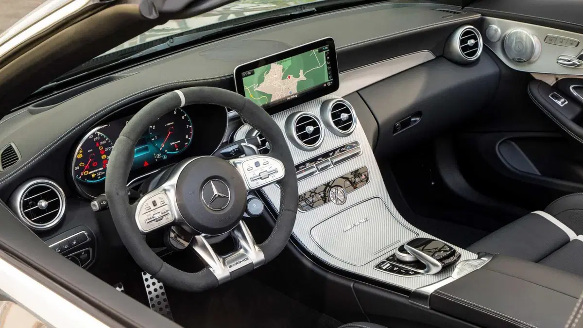 Mercedes-Benz Classe C Cabrio 63 AMG Cabrio S (10)