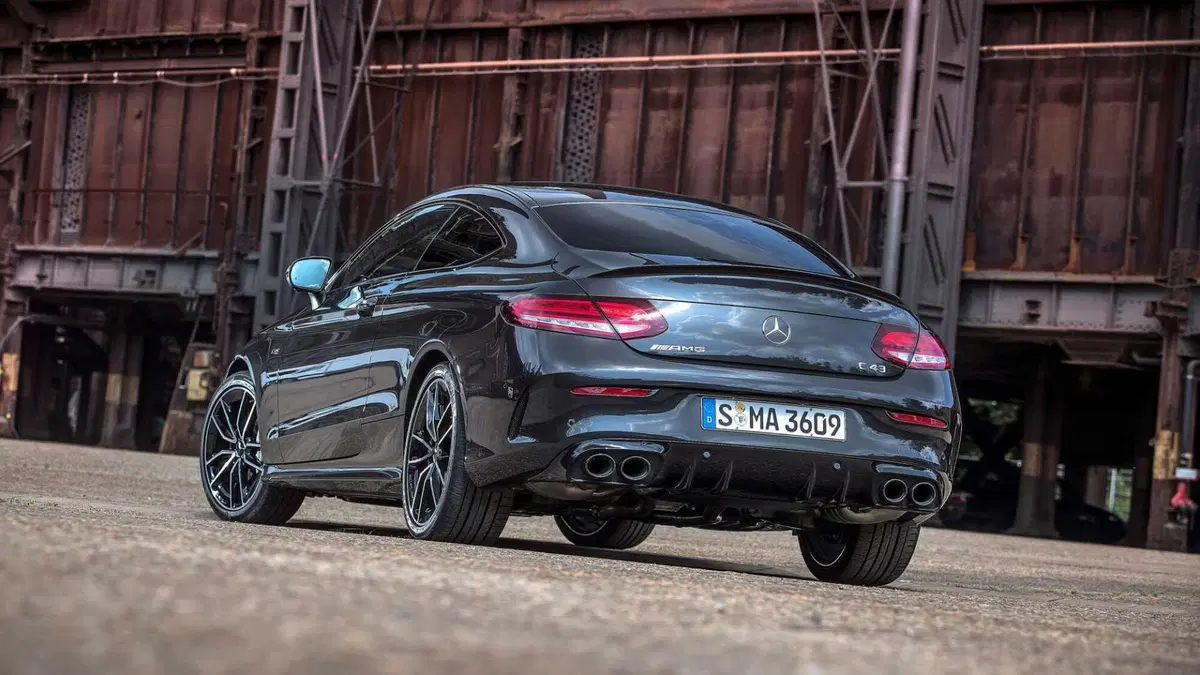 Mercedes-Benz Classe C Coupé 43 4Matic AMG Coupé (7)