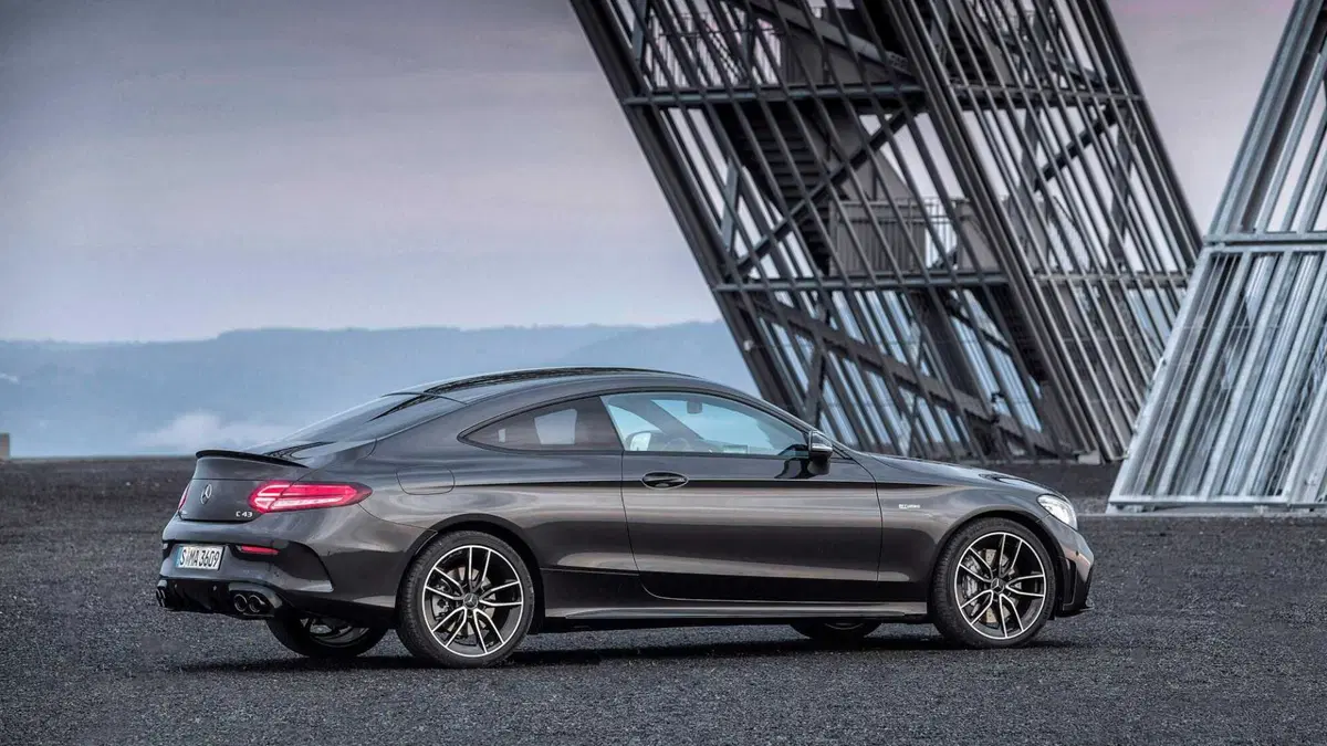 Mercedes-Benz Classe C Coupé 43 4Matic AMG Coupé (5)