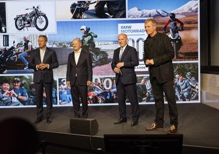 BMW Motorrad Welt: la nuova sede apre le porte per il centenario [GALLERY]