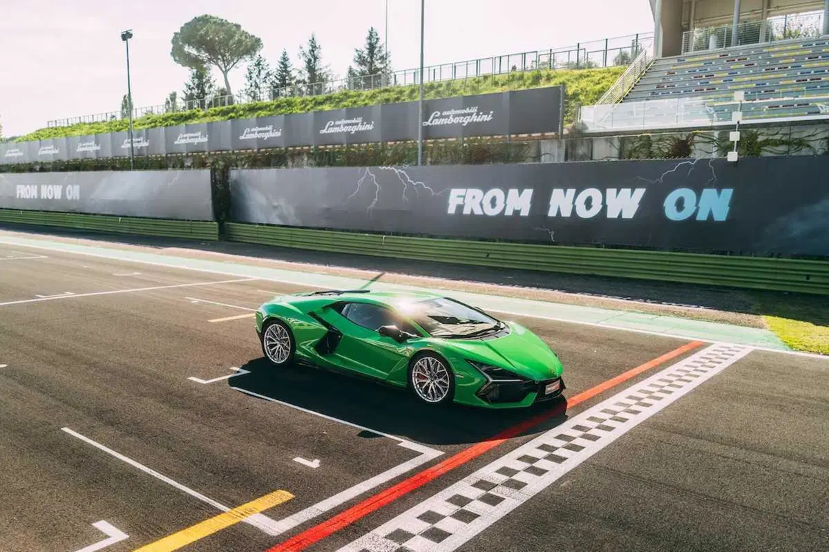 Lamborghini Revuelto: guidata a Vallelunga, è ibridonica (ibirda e fotonica) [VIDEO] (4)