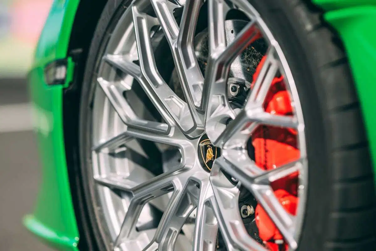 Lamborghini Revuelto: guidata a Vallelunga, è ibridonica (ibirda e fotonica) [VIDEO] (17)