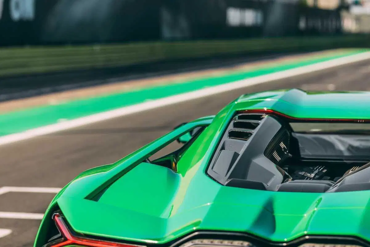Lamborghini Revuelto: guidata a Vallelunga, è ibridonica (ibirda e fotonica) [VIDEO] (24)
