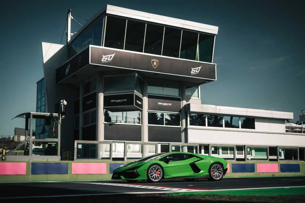 Lamborghini Revuelto: guidata a Vallelunga, è ibridonica (ibirda e fotonica) [VIDEO] (39)