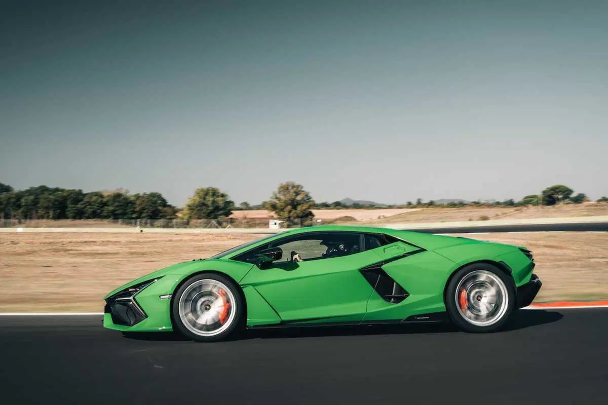 Lamborghini Revuelto: guidata a Vallelunga, è ibridonica (ibirda e fotonica) [VIDEO] (41)