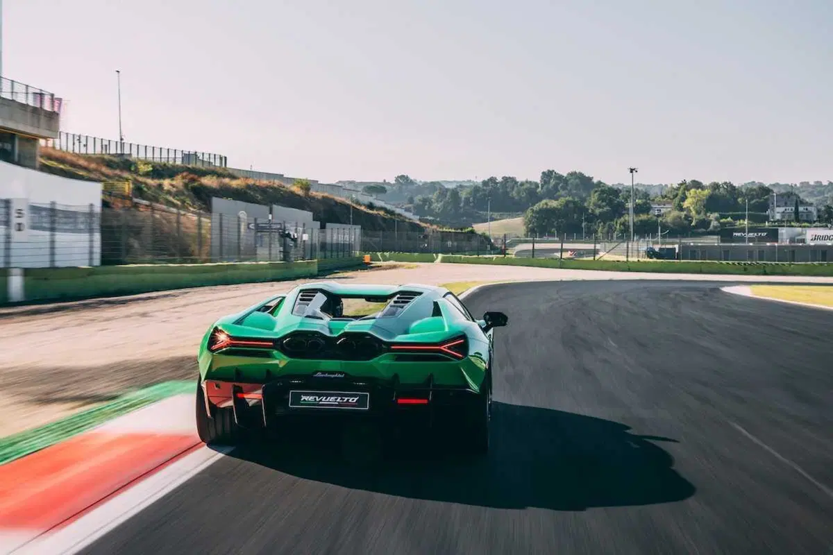 Lamborghini Revuelto: guidata a Vallelunga, è ibridonica (ibirda e fotonica) [VIDEO] (66)