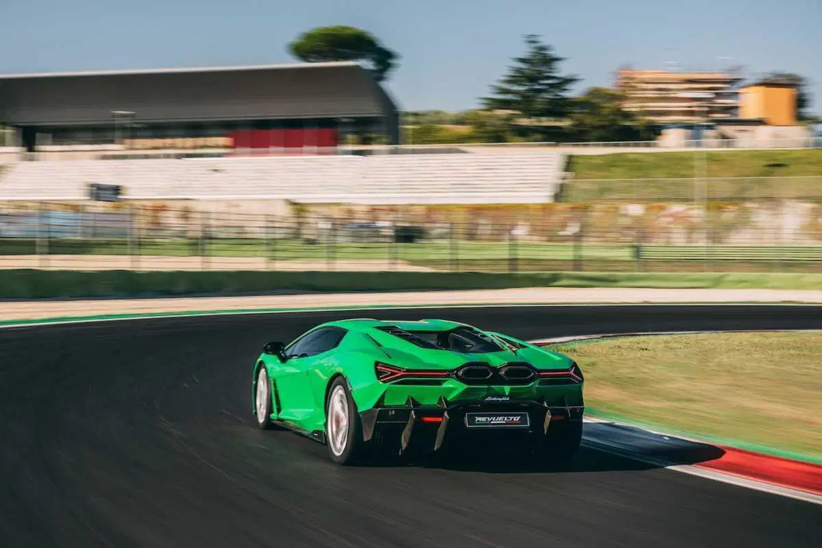 Lamborghini Revuelto: guidata a Vallelunga, è ibridonica (ibirda e fotonica) [VIDEO] (67)