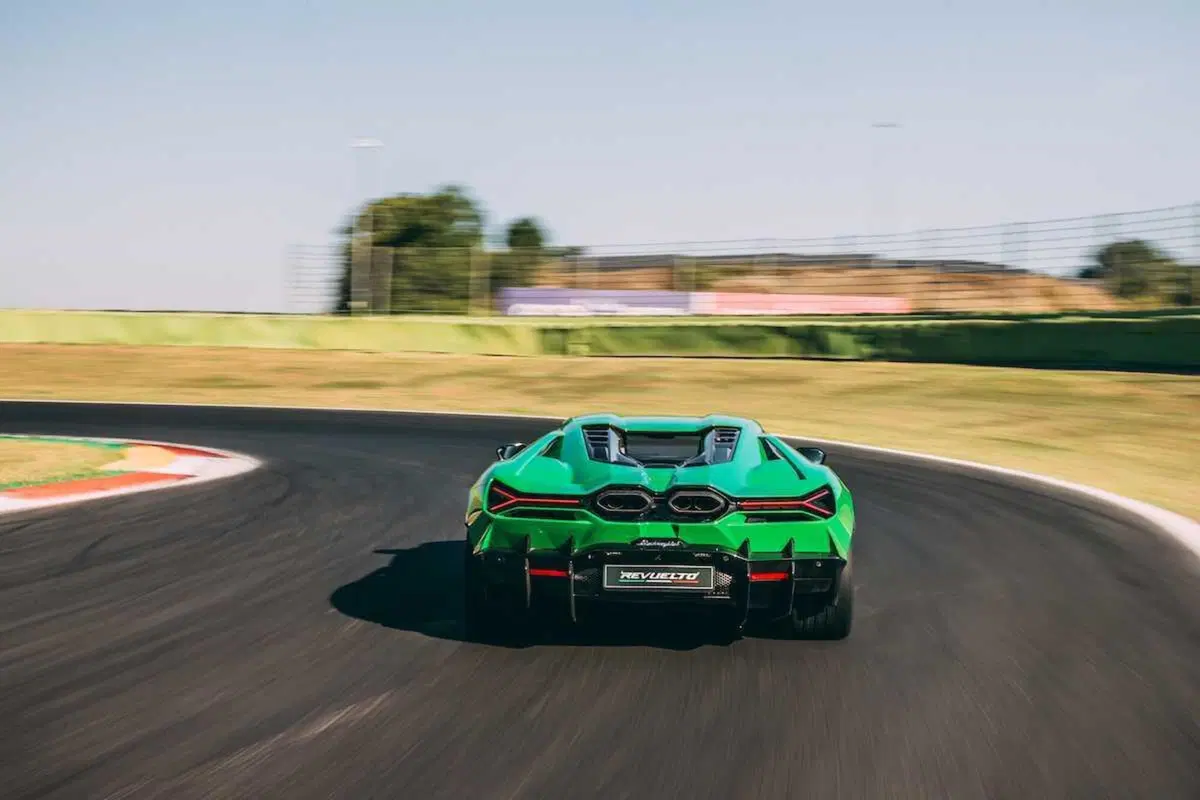 Lamborghini Revuelto: guidata a Vallelunga, è ibridonica (ibirda e fotonica) [VIDEO] (68)