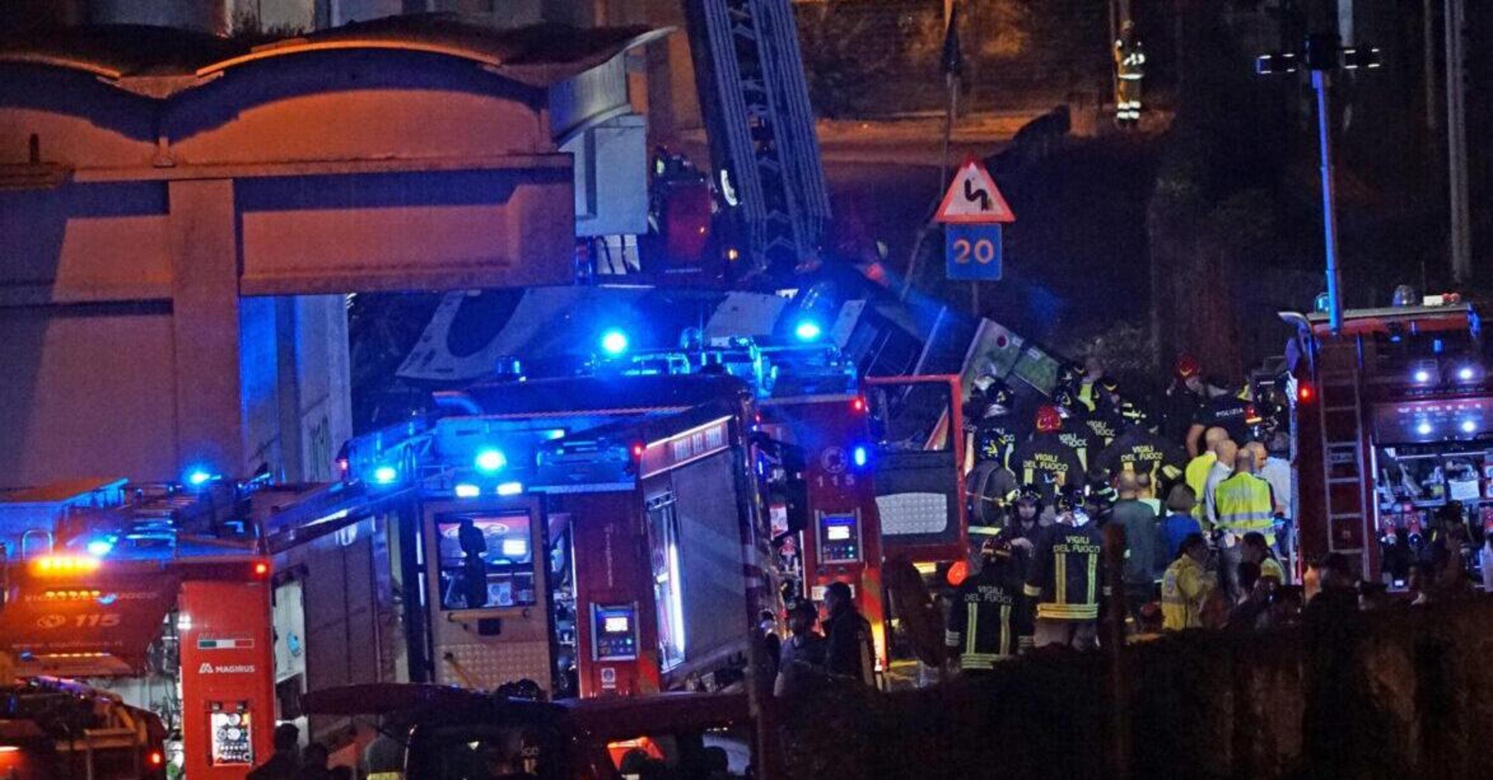 Mestre: incidente gravissimo, 21 morti sul bus a fuoco il VIDEO dal ponte