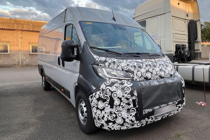 Fiat Ducato: arriva il facelift per il furgone [Foto Spia]