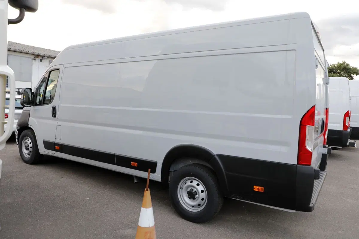 Fiat Ducato: arriva il facelift per il furgone [Foto Spia] (12)