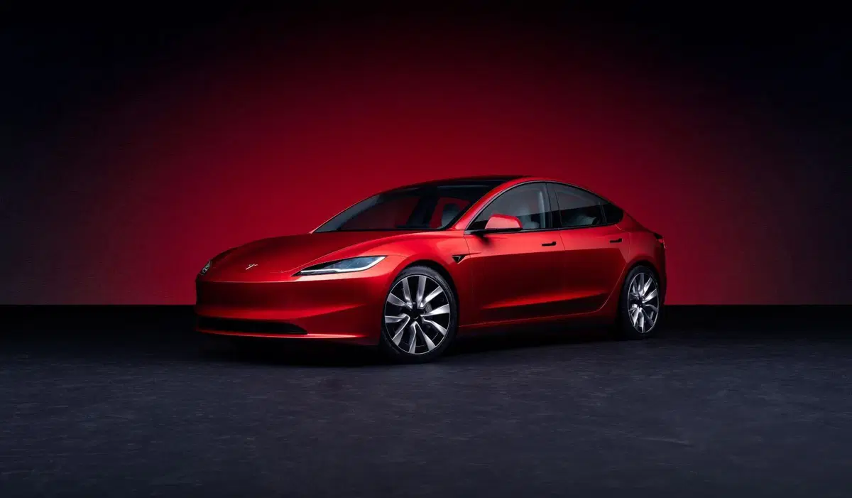 Nuova Tesla Model 3 2024 &ldquo;Highland&rdquo;: motorizzazioni, allestimenti e optional. Guida all&rsquo;acquisto