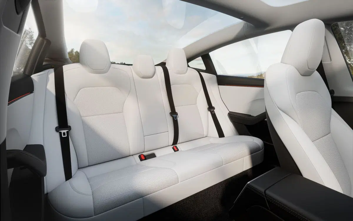 Nuova Tesla Model 3 2024 “Highland”: motorizzazioni, allestimenti e optional. Guida all’acquisto (16)