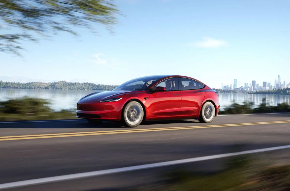 Nuova Tesla Model 3 2024 “Highland”: motorizzazioni, allestimenti e optional. Guida all’acquisto (19)