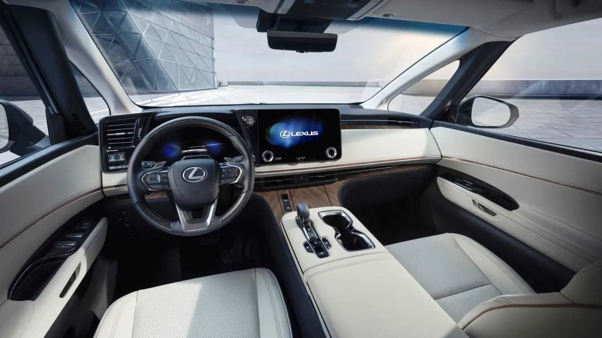 Lexus LM Hybrid 4WD 4 posti Luxury (8)