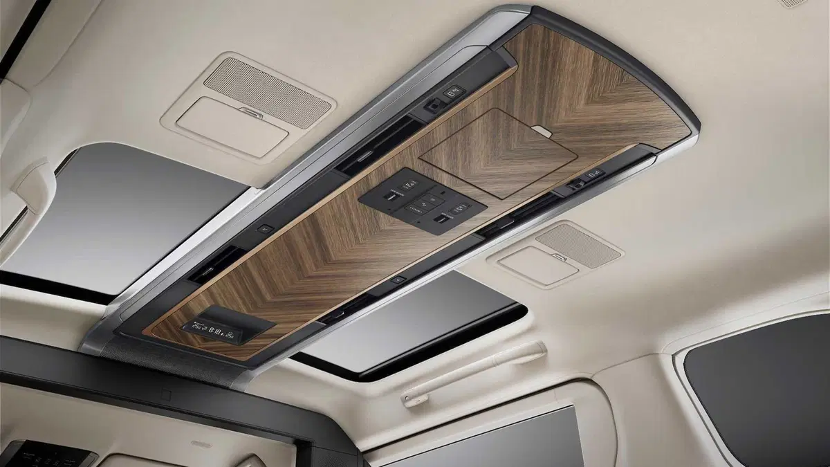 Lexus LM Hybrid 4WD 4 posti Luxury (16)